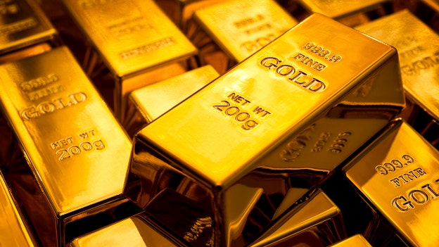 Gold futures climb 4% for week