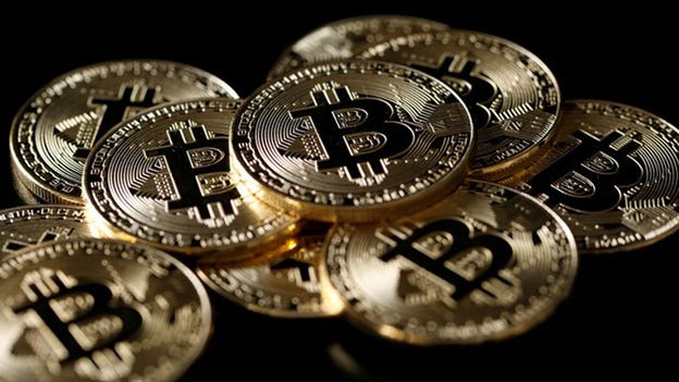Bitcoin hovers around $39,000 after winning streak snapped