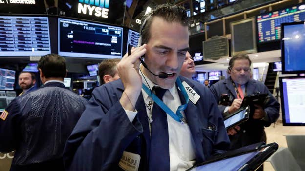 Stocks end final trading session of week in the red