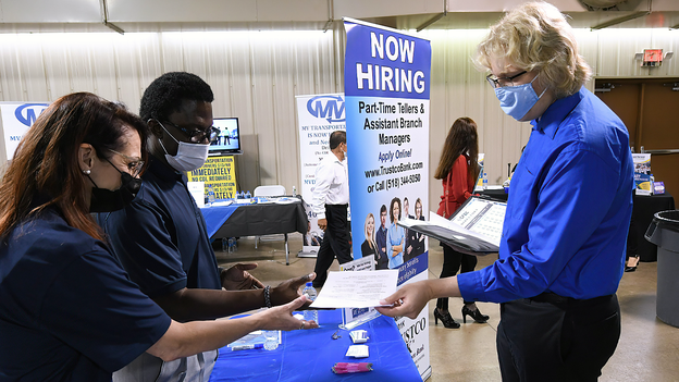 Jobless claims unexpectedly edge lower