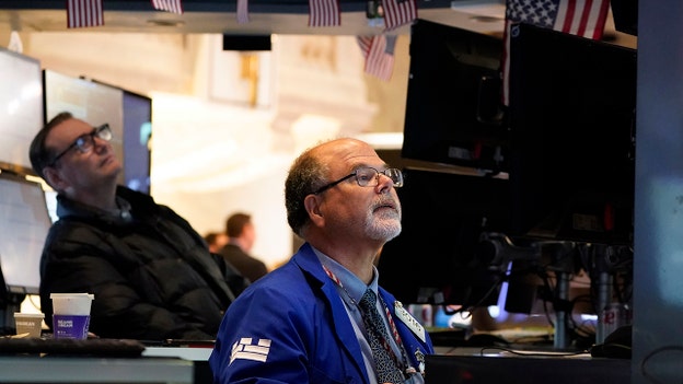 US stocks lower as investors await fresh economic data