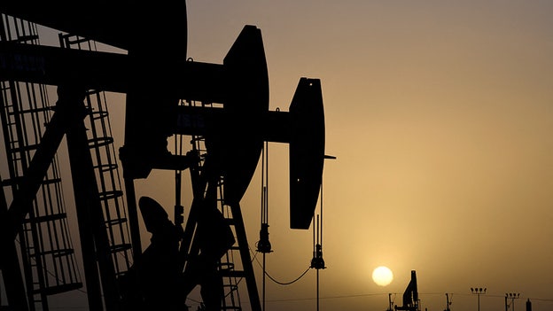Oil rises for the third consecutive session