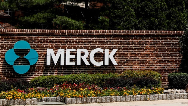 Merck opts to develop, sell cancer vaccine with Moderna