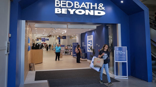 Bed Bath & Beyond reviewing possible data breach, files to issue additional $150M of stock