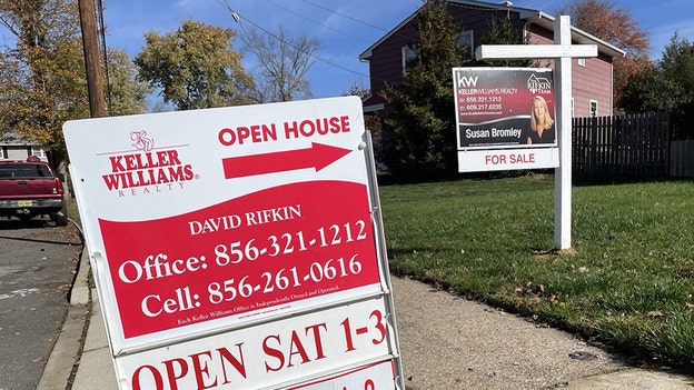 Average long-term US mortgage rates tumble to 6.61%