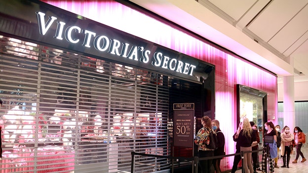Victoria's Secret tops Wall Street earnings forecast