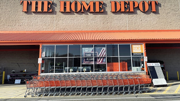 Home Depot leaves outlook unchanged as housing market slows