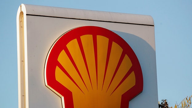 Shell LNG trading to lift quarterly profits despite output drop