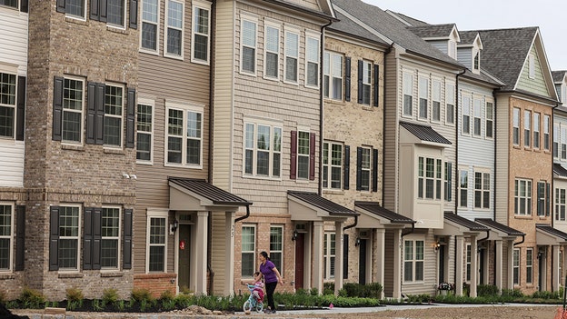 Homebuilder PulteGroup's quarterly profit beats estimates on higher house prices
