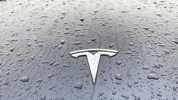 Tesla beats quarterly revenue estimates