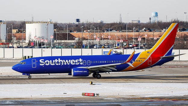 Southwest Airlines warns of first-quarter loss after holiday meltdown