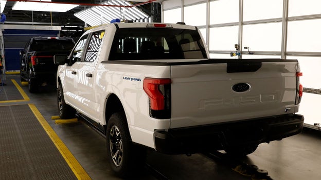 Ford stops electric pickup production