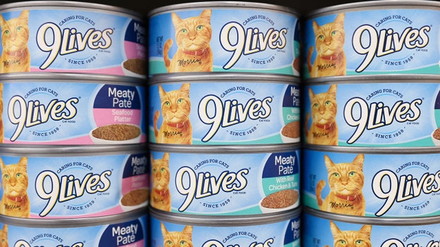 Post Holdings buys pet brands from J,M. Smucker for $1.2B
