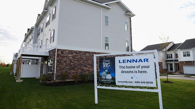 Homebuilder Lennar's profit jumps 18% on high prices