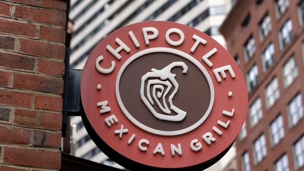 Chipotle agrees to pay after closing store that sought union