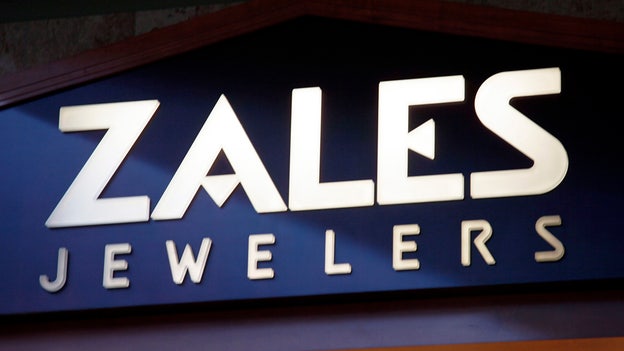Zales owner Signet Jewelers beats Wall Street forecasts