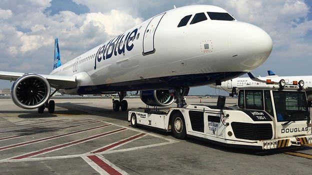JetBlue CEO warns of summer travel delays
