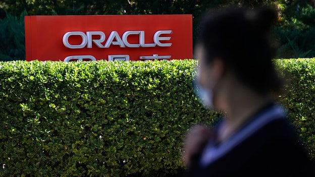 Oracle banks on Cerner for cloud boost after mixed third-quarter results