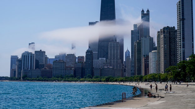 Dems tap Chicago for 2024 convention, cite critical Midwest