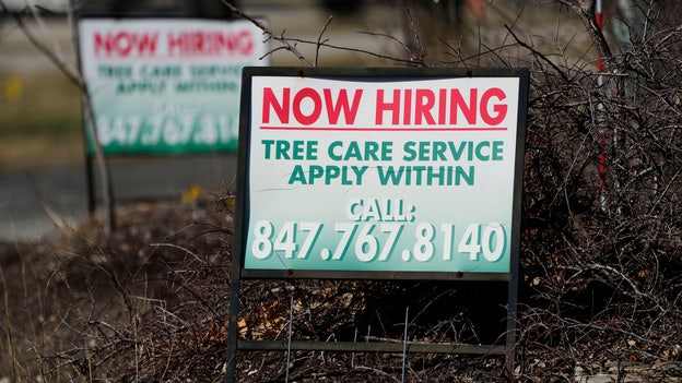 Fewer Americans apply for jobless benefits