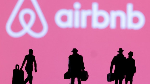 Airbnb tumbles as forecast hints at easing U.S. travel demand