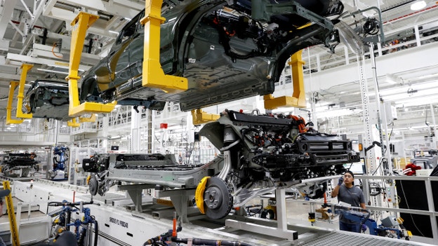 US manufacturing sector contracts for sixth straight month in April: ISM