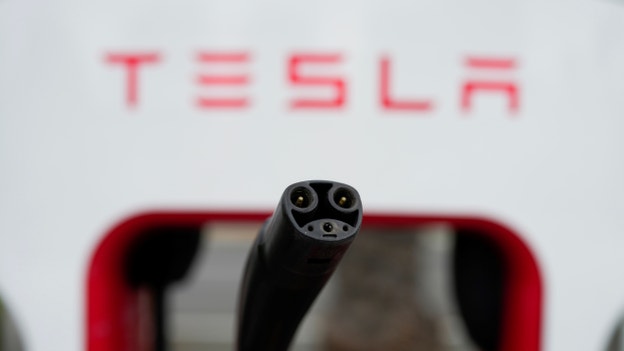 Tesla charging technology put on fast track to become US industry standard