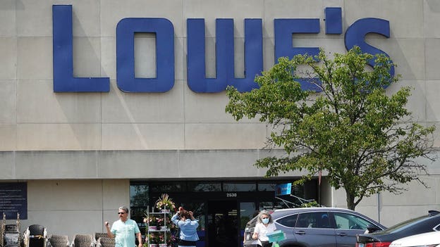 Small home projects lifts Lowe's earnings