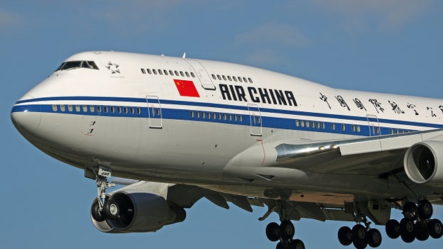 China halts Boeing jet orders