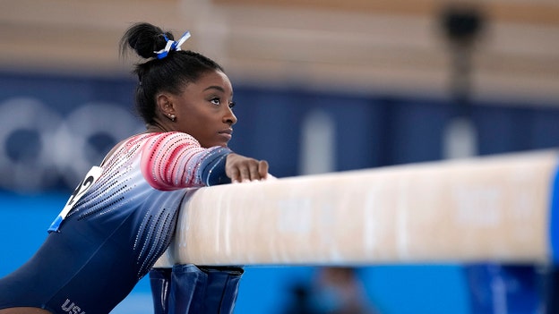 Simone Biles finishes Tokyo Olympics with bronze medal in balance beam