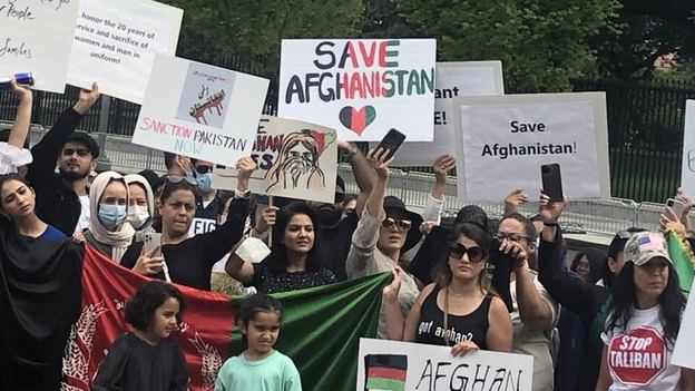 Afghan protesters gather outside of White House as Taliban takes over Kabul's Presidential Palace