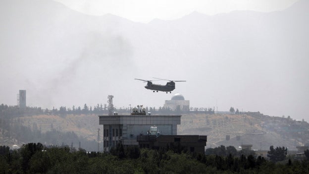 Đại sứ quán Mỹ ở Kabul đóng cửa "bất cứ ngày nào" khi Lầu Năm Góc cân nhắc hành động thêm ở Kabul