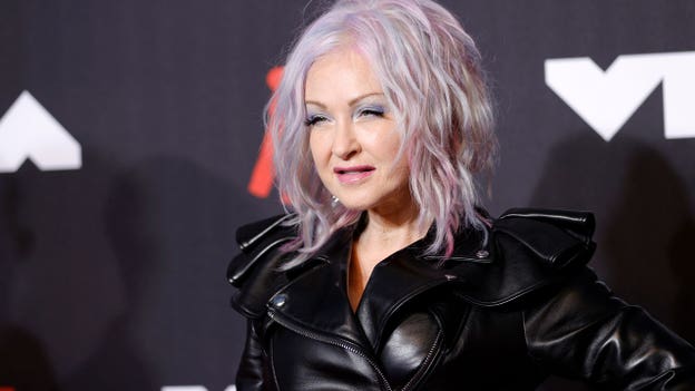 Cyndi Lauper declares women want 'fundamental rights' while presenting award