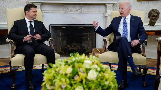 Biden holds first meeting with foreign leader since ending the war in Afghanistan