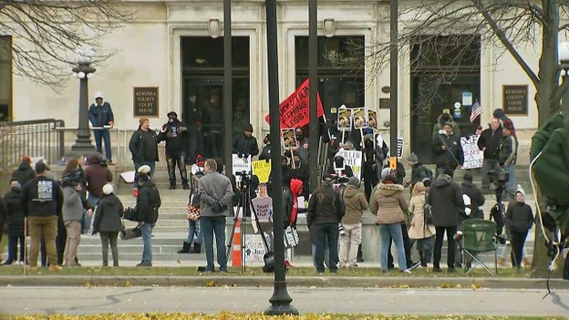 Protest escalates outside Kenosha courthouse