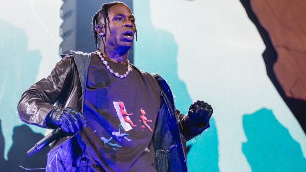 Travis Scott to pay for funeral expenses for victims of Astroworld tragedy, offers free therapy help