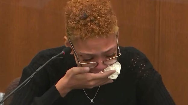 Daunte Wright's girlfriend breaks down on the stand