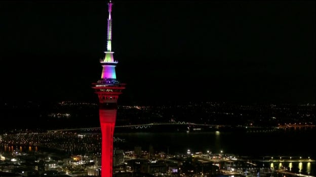 Auckland, New Zealand, holds one of first 2022 celebrations
