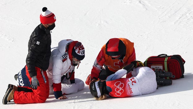 US skier Nina O’Brien sustains compound fracture after horrifying crash during giant slalom run