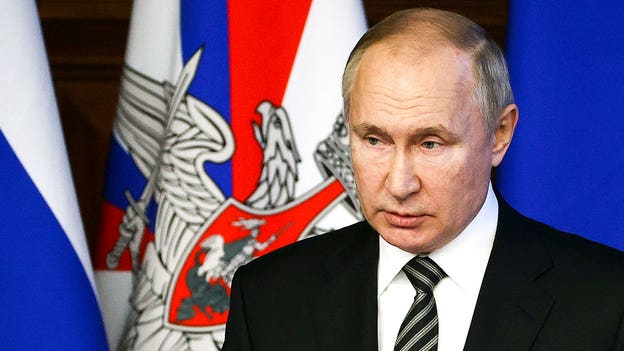 White House says it will sanction Putin