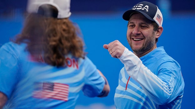 US men reach curling semis, keep repeat gold in play