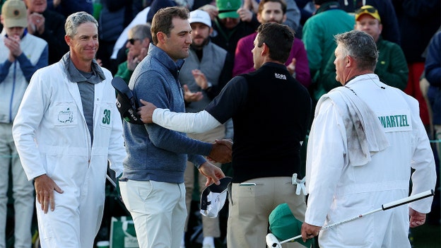 Scottie Scheffler bogeys No. 18, finishes third round with three stroke lead over Cameron Smith