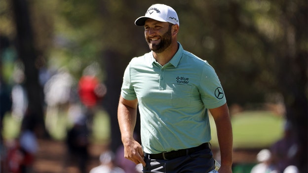 Jon Rahm, playing in group with Tiger Woods, birdies No. 7