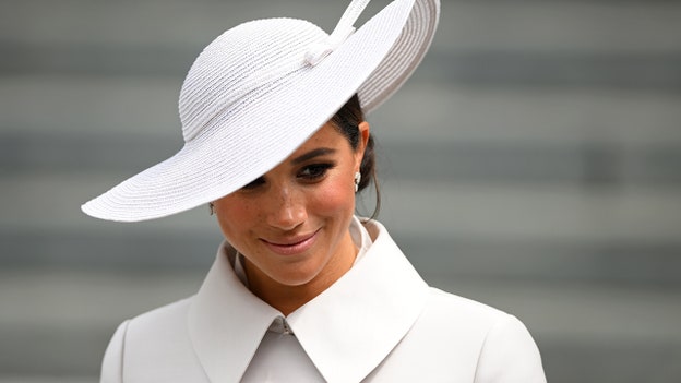 Meghan Markle, Prince Harry skip Guildhall reception amid boos from crowd at St. Paul's Cathedral