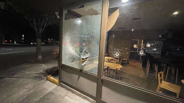 Rioters in Portland smash windows, graffiti downtown area: 'Death to SCOTUS'
