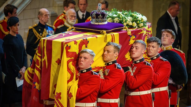 A member of the public rushed at Queen Elizabeth II's coffin: report
