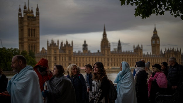 Queen Elizabeth II lying in state queue at Westminster Hall nears capacity