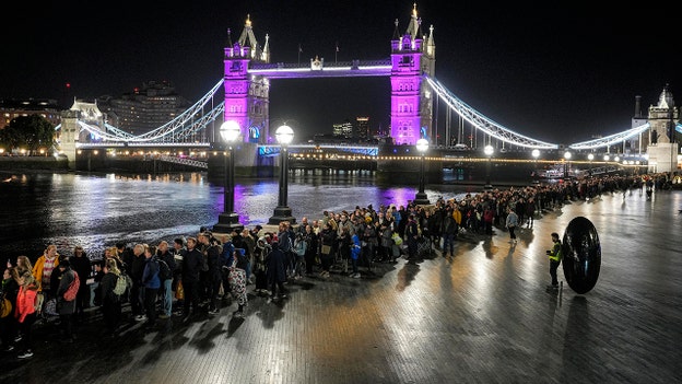 People line up to honor Queen Elizabeth II ahead of Monday's funeral