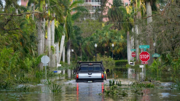 Ian Downgraded To Post Tropical Cyclone As It Lashes Carolinas Florida 