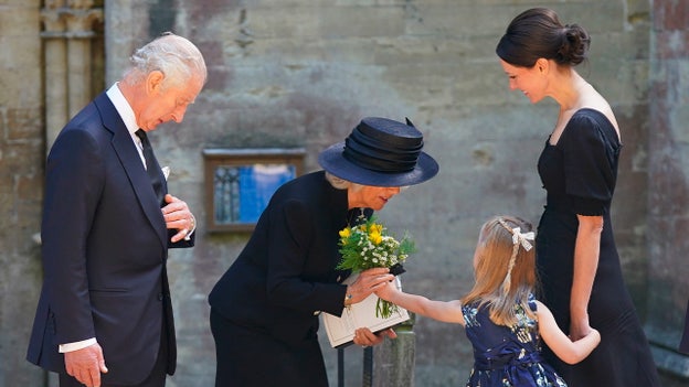 People chant 'God save the King' in Cardiff following service for Queen Elizabeth II